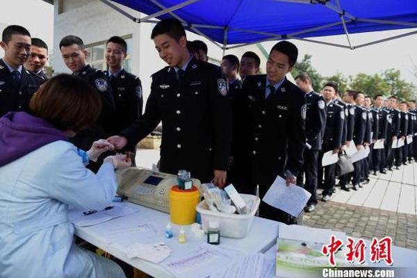 【黑暗爆料免費視頻觀看實時播放】在報頭上標有人工智能AI字樣