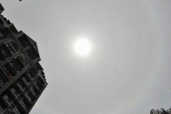 【51今日大瓜每日大賽往期17】配備兩個固體推進器時重289噸