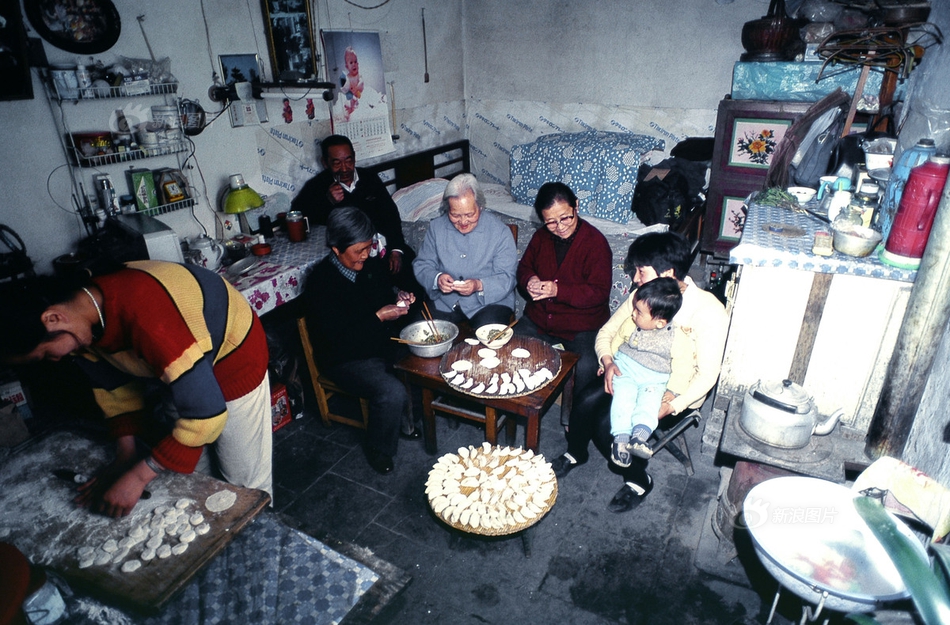 【娛樂黑料吃瓜】移民有的黑色受害者遭到洗腦